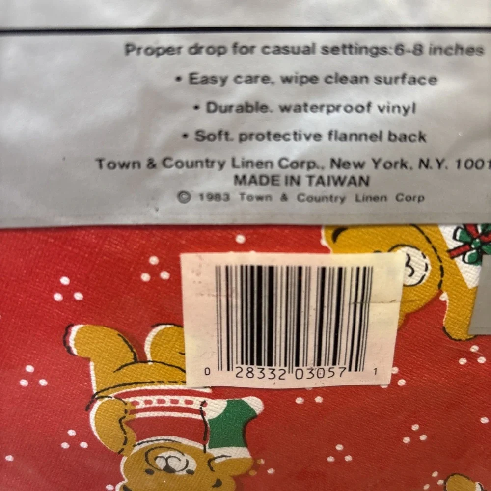 Vintage Town & Country Holiday Flannel Back Tablecloth Red Teddy Bears 60